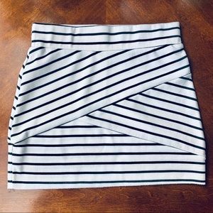 dRA Black and White Striped Fitted Skirt